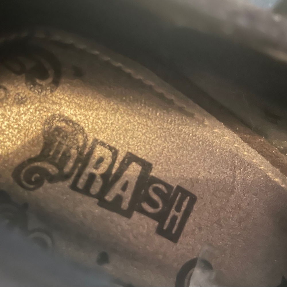 Drash Tan Leather Detail